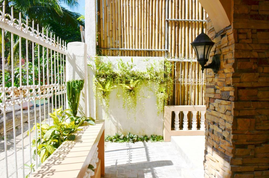 Casa D' Estrella Apartelle Balabag  Esterno foto