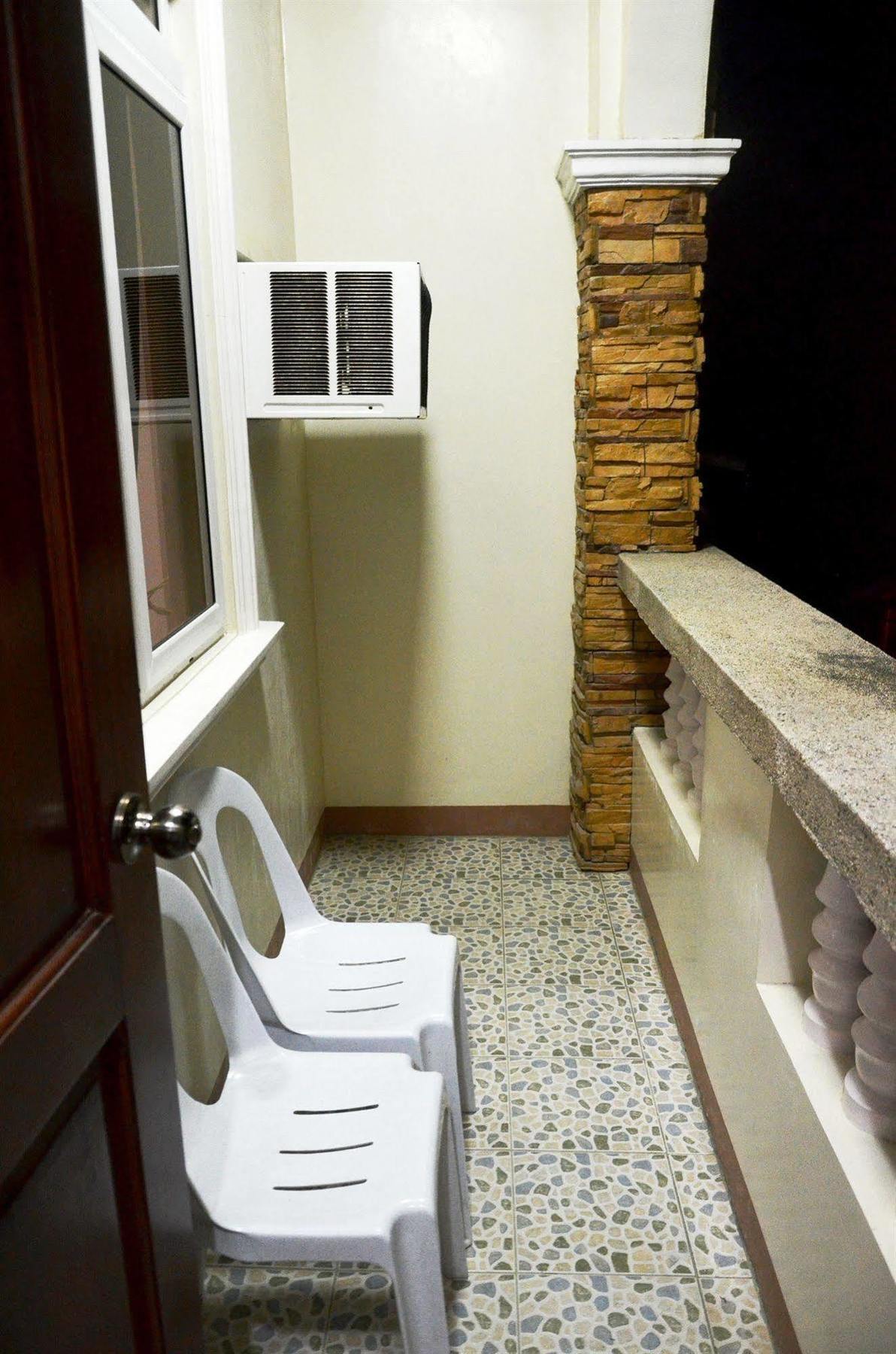 Casa D' Estrella Apartelle Balabag  Esterno foto
