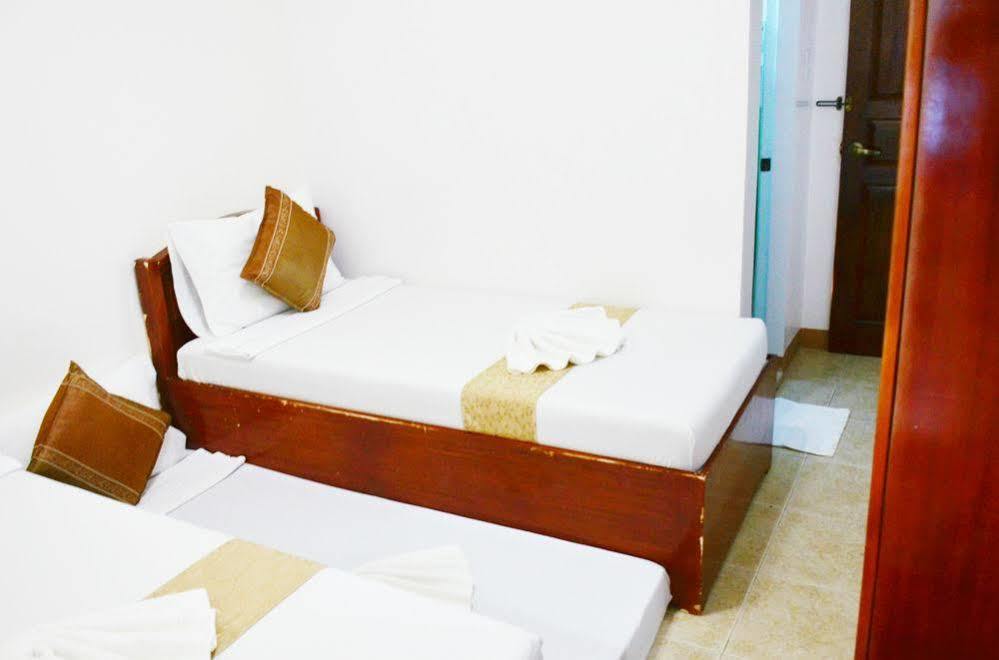 Casa D' Estrella Apartelle Balabag  Esterno foto